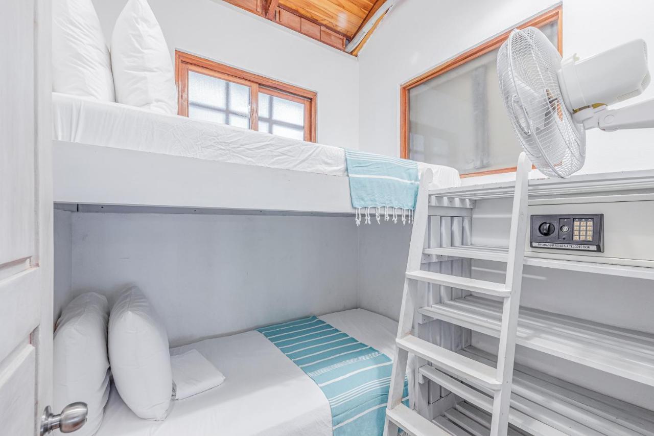 Hotel Guiones نوسارا المظهر الخارجي الصورة