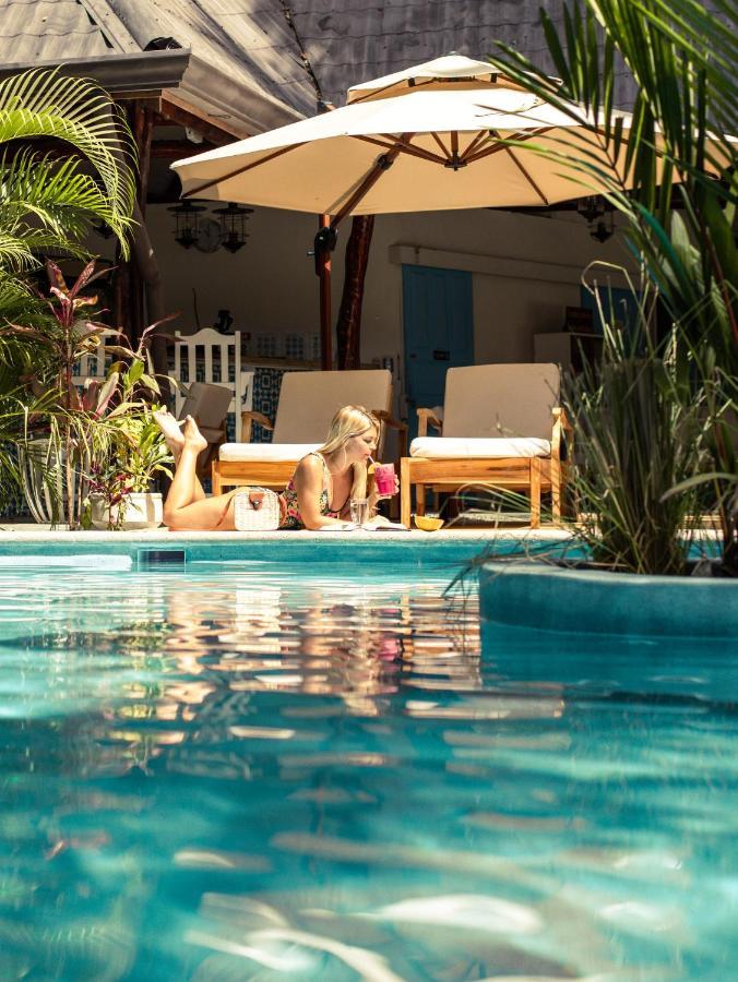 Hotel Guiones نوسارا المظهر الخارجي الصورة